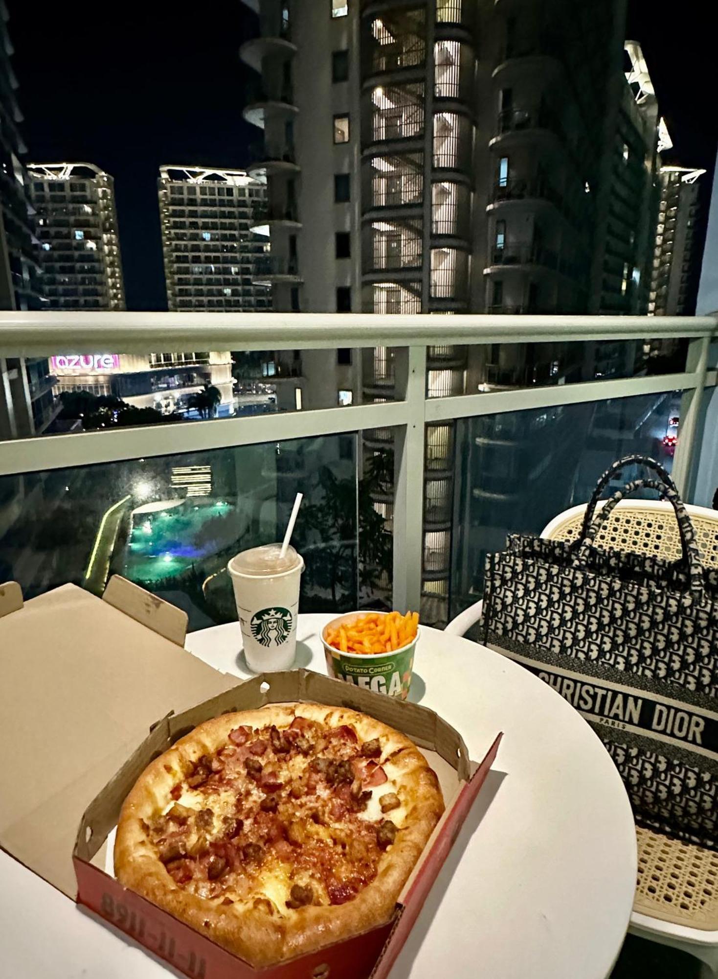 Azure Beach Club Taguig Exterior foto